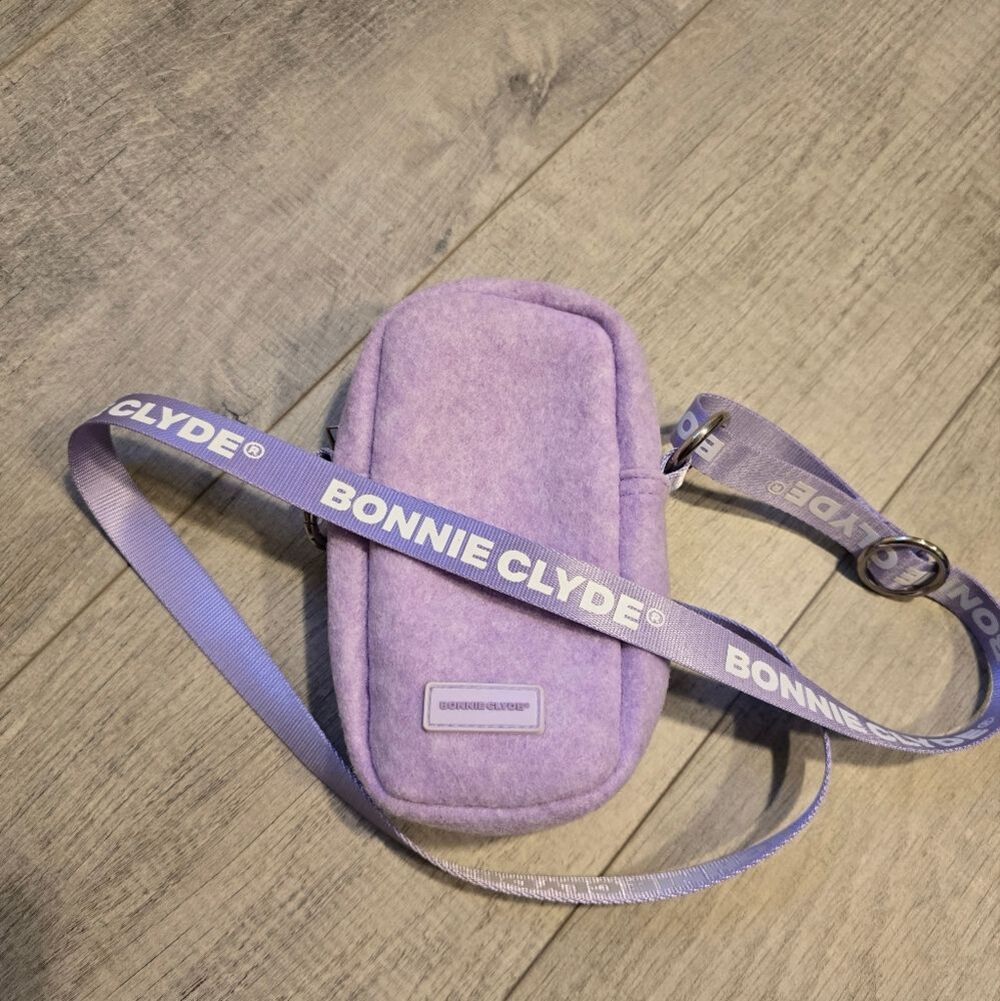Bonnie Clyde Lavender Zip Top Small Crossbody Bag with Adjustable Strap NWOT